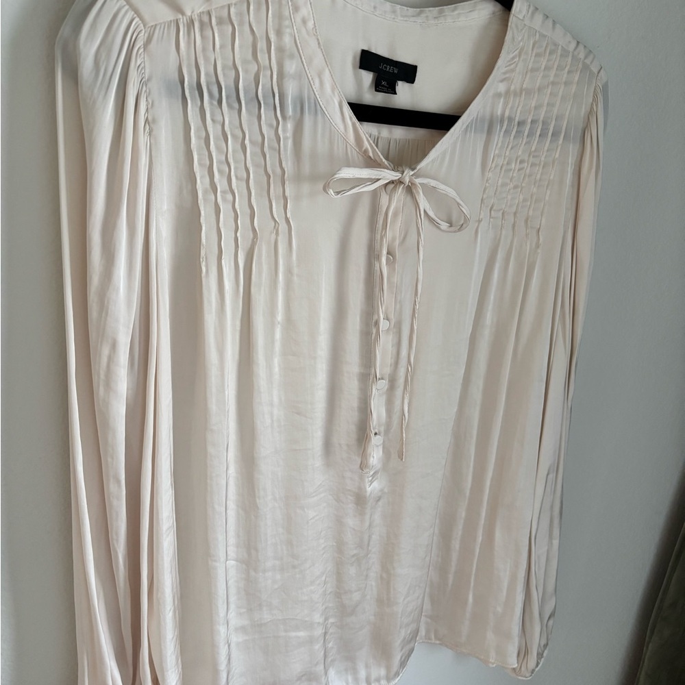 ***sold***Elegant J. Crew Cream Blouse with Button Front and Pleat details - Picture 3 of 12